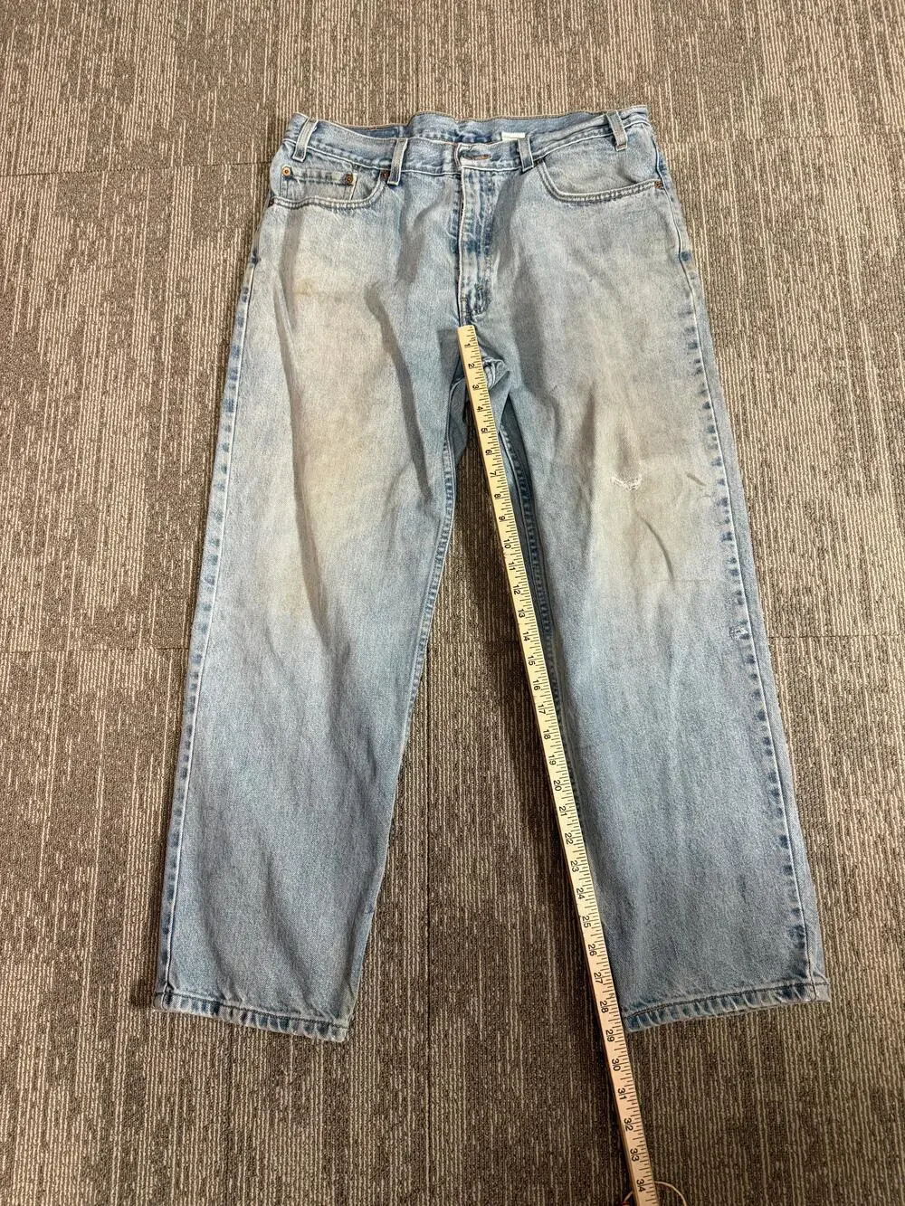 Levi's 550 Jeans Mens 36x30 Light Wash Blue Relaxed Fit Tapered Leg Classic